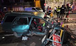 Hatalı sollama sonucu meydana gelen kazada araç hurdaya döndü