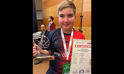 Kahramanmaraşlı Öğrenci İtalya'da Düzenlenen Yarışmadan Şampiyonlukla Döndü