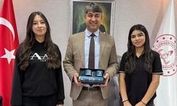 Öğrencilerden Öğretmenler Gününe Özel Anlamlı Ziyaret