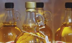 Taze sıkım zeytinyağı tüketmek diz kireçlenmesini hafifletiyor