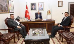 Vali Ünlüer, Ziyaretçilerini Makamında Kabul Etti