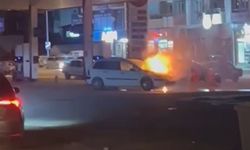 Afşin’de Petrol İstasyonu İçerisinde Otomobil Yangını Paniğe Neden Oldu