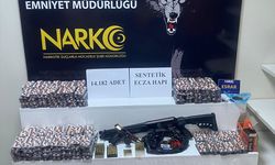 Adana'da ev ve iş yerinde 14 bin 182 uyuşturucu hap ele geçirildi