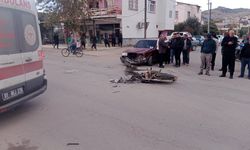 Adana'da otomobille çarpışan motosikletin sürücüsü yaralandı
