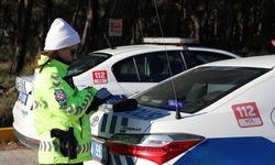 Antalya'da trafik ekipleri son bir haftada 50 binin üzerinde araç ve sürücüyü denetledi