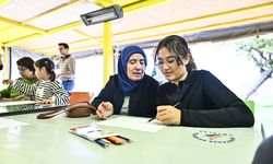 Antalya'da yaşlılar ve torunlara 'Kuşaklar Arası Etkileşim' eğitimi verildi