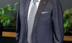 Bayegan Vakfından milli satranç sporcusu büyükusta Ediz Gürel'e destek