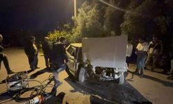 Gazipaşa'da otomobilin beton yapıya çarpması sonucu 2 kişi yaralandı