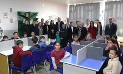 Mersin'de ilkokul öğretmenin eşinin adına yaptırdığı kütüphane açıldı