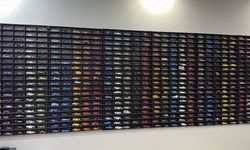 Oyuncak arabalarla büyüyen Alpaslan'ın koleksiyonunda 1000'e yakın araç var