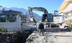 Kemer Kuzdere’de yağmur suyu drenaj hattı çalışmaları