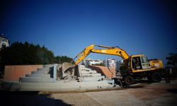 Konyaaltı’nda parklardaki havuzlar kaldırılıp yeri yeşil alan olacak