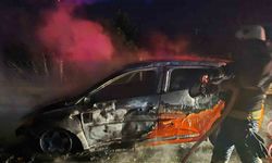 Manavgat’ta seyir halindeki araç alev alev yandı