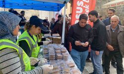 Tarsus'ta şehitler için helva ikramı