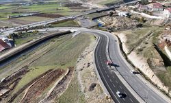 Bahçeci Hoca Bulvarı, Güçlendirmenin Ardından Yeniden Trafiğe Açıldı