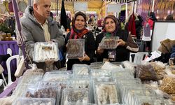 Bertizli Havva Balbars’ın Cevizli Sucukları Turistlerin İlgi Odağı Oldu