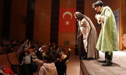 Büyükşehir, Miniklere Hafta Sonu Tiyatro Şöleni Yaşattı