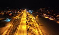 D-100’de kar esareti: Sürücüler saatlerce yolda kaldı