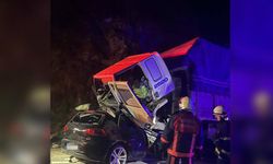 Giresun'da Tır İle Otomobil Çarpıştı: 3 Ölü