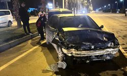 İki Otomobil Çarpıştı, 1’i Ağır 4 Kişi Yaralandı