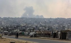 Katil İsrail ordusu, Gazze'nin kuzey ve güney bölgelerini bombaladı