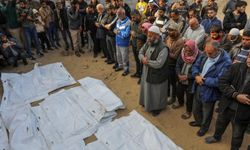 Katil İsrail'in, Gazze'ye Saldırılarında Can Kaybı 71 Bin 266'ya Yükseldi