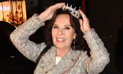 Kraliçe doğum gününde tacıyla objektiflere yansıdı: Hülya Koçyiğit kimdir?