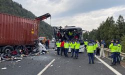 Osmaniye'de yolcu otobüsü tıra çarptı: 6 ölü, 11 yaralı