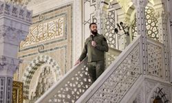 Şara, devrimin yıl dönümünde Emevi Camisi'nden kardeşlik mesajı verdi