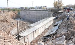 Büyükşehir’in Şekeroba Köprüsü Hızla Yükseliyor