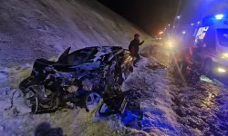 Kontrolden Çıkan Araç Şarampole Yuvarlandı: 2 Yaralı