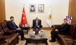 Vali Ünlüer, Türk Kızılay Yetkililerini Kabul Etti