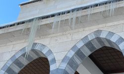 Afşin’de Kar ve Soğuk Sonrası Çatılarda Buz Sarkıtı Alarmı