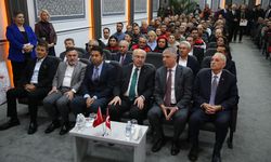 Adana'da 2 bin 968 çiftçiye yağlık ayçiçeği tohumu dağıtıldı