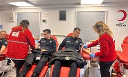 Adana'da polisten Türk Kızılaya kan bağışı desteği