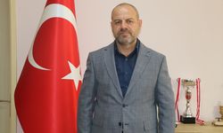 Ahşap meraklısı müdür görev yaptığı okulun mobilyalarını kendi üretiyor