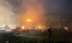 Alanya'da makine deposunda çıkan yangın hasara neden oldu