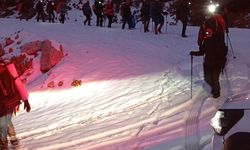 Antalya'da dağda mahsur kalan 24 kişi kurtarıldı