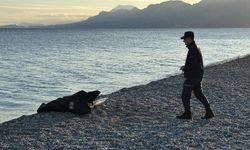 Antalya'da sahilde erkek cesedi bulundu
