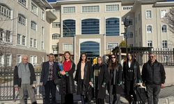 Burdur'da bir kadının evinde öldürülmesine ilişkin 3 sanığın yargılanmasına başlandı