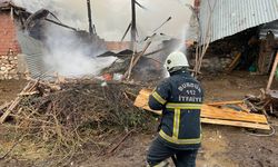 Burdur'da evde çıkan ve ahıra sıçrayan yangın söndürüldü