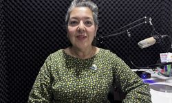 Gönüllüler, görme engelliler için kitapları 'konuşturuyor'