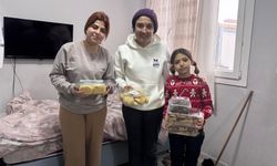 Hatay'da depremzede çocuklara yeni yıl ikramlıkları dağıtıldı