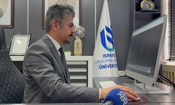 ISUBÜ Rektörü Çatal, AA'nın 'Yılın Kareleri' oylamasına katıldı