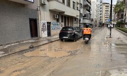 İzmir Alsancak esnafı uzun süren altyapı çalışmalarına tepkili