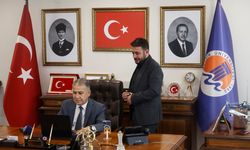 Mersin Üniversitesi Rektörü Prof. Dr. Yaşar AA'nın 'Yılın Kareleri' oylamasına katıldı