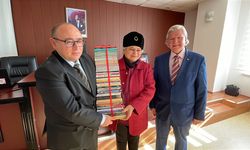 Mersin'de şiir yarışmasında dereceye girenler ödüllendirildi