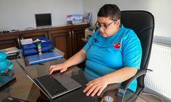 Otizmli ve işitme engelli yüzücü İlayda, AA'nın 'Yılın Kareleri' oylamasına katıldı