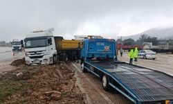 Silifke'de refüje çıkan tırda maddi hasar oluştu