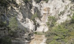 Yaz aylarında kuruyan Adana'daki Şarlayan Şelalesi yeniden akmaya başladı